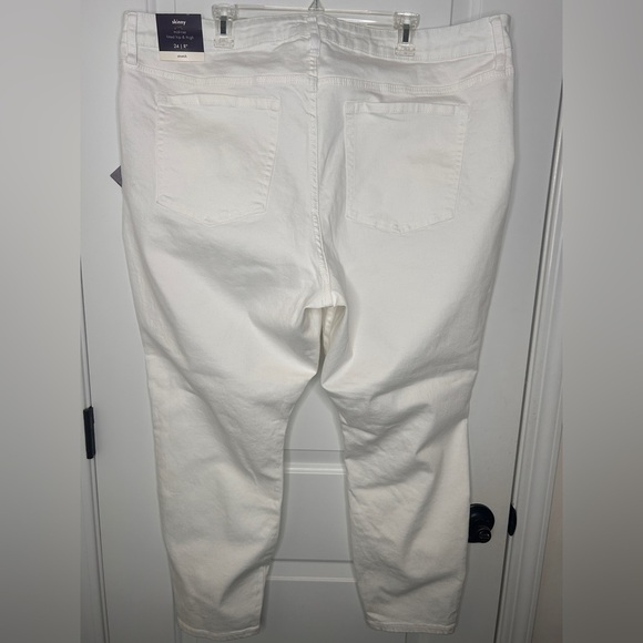 Ava & Viv Women’s Plus Size Mid-Rise Ankle Skinny Jeans, Sz.24, White - Picture 3 of 16